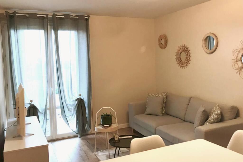 Serenidad - Appartement Cosy 50M2 Et Parking Chateauroux Exterior photo